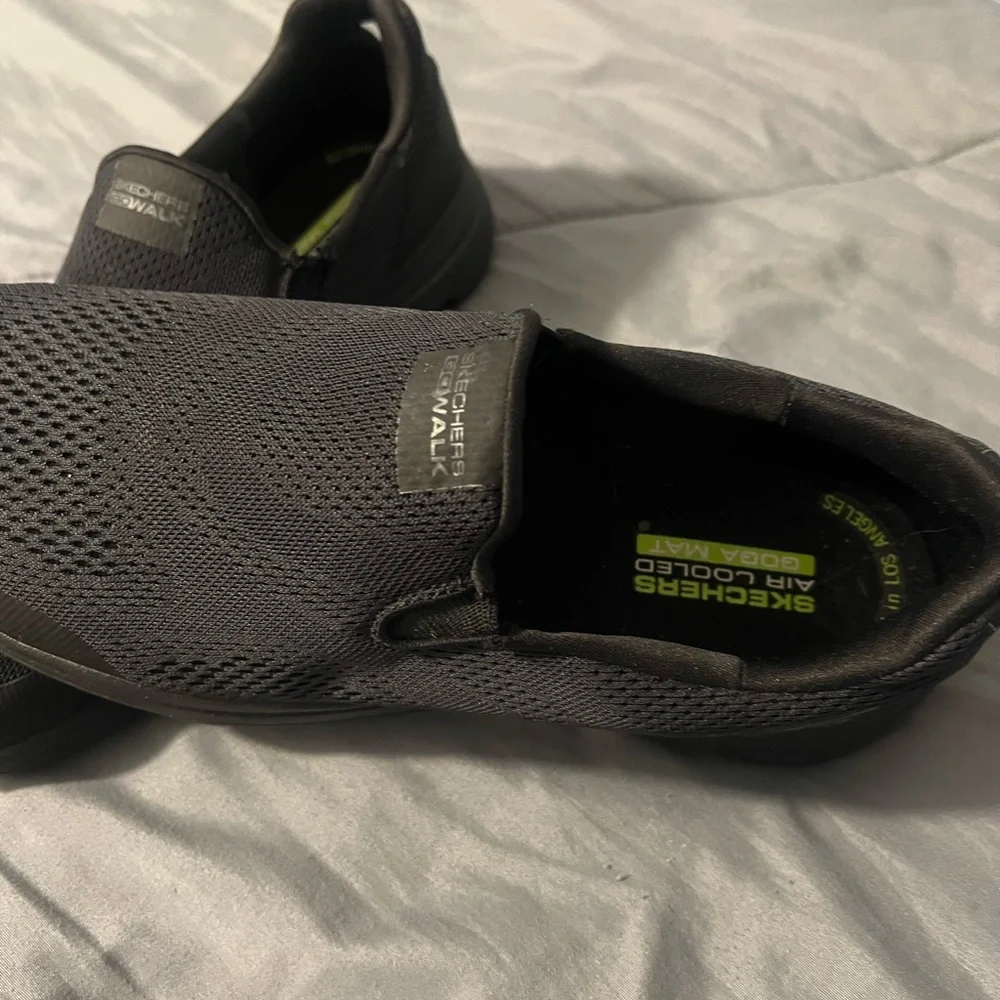 Skechers Black Loafers Sleek Slip-On Comfort - Picture 2 of 6